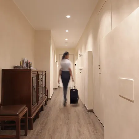 Piazza Giotti 8 Apartmanhotel 4*