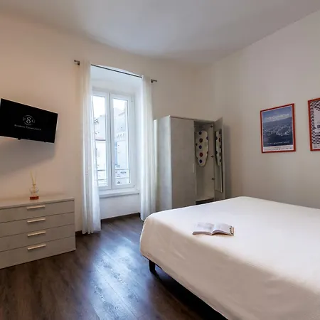 Piazza Giotti 8 4* Trieszt