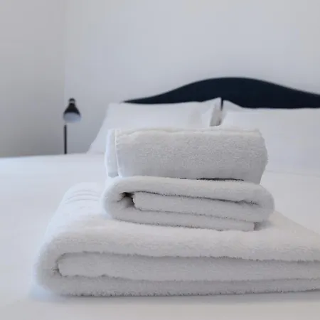 Piazza Giotti 8 Apartmanhotel Trieszt