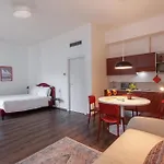 Piazza Giotti 8 4*