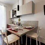 Piazza Giotti 8 的里雅斯特