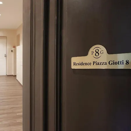 Piazza Giotti 8 4*