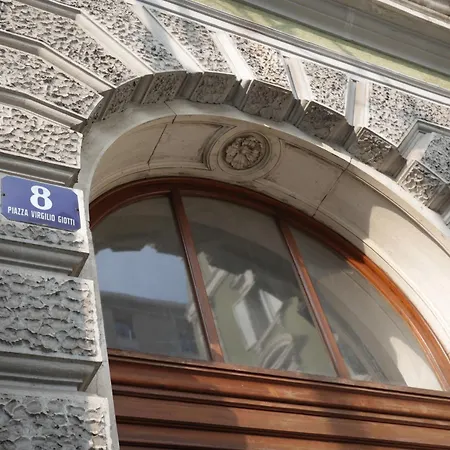 Piazza Giotti 8 4* Trieste