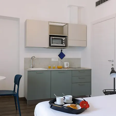 Piazza Giotti 8 4* Trieste