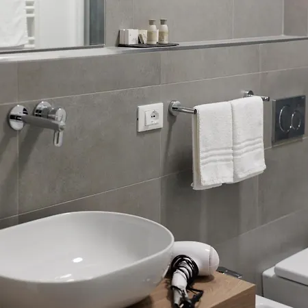 Piazza Giotti 8 Apart Otel Trieste