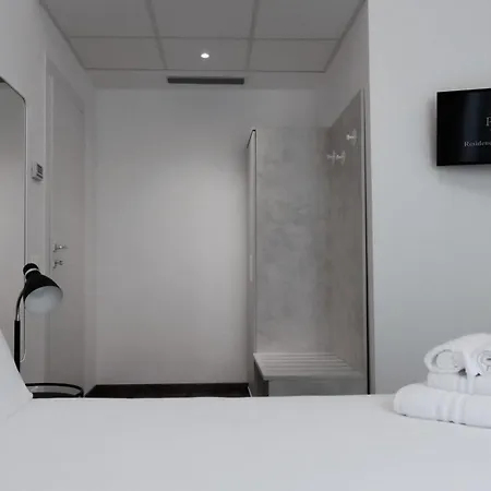 Piazza Giotti 8 Aparthotel Trieste