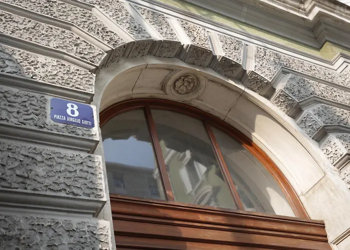 Piazza Giotti 8 4* Trieste