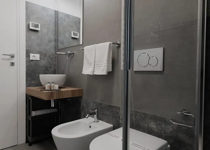 Piazza Giotti 8 4* Trieste