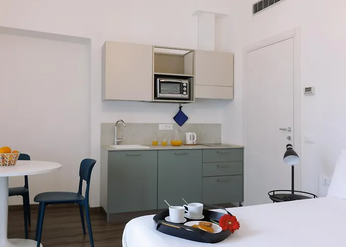 Piazza Giotti 8 4* Trieste