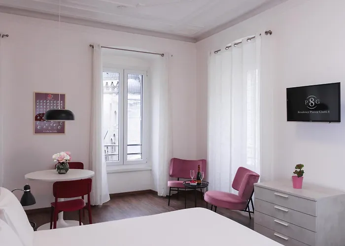 Piazza Giotti 8 4* Trieste