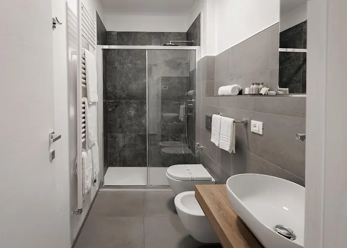 Piazza Giotti 8 Aparthotel 4*