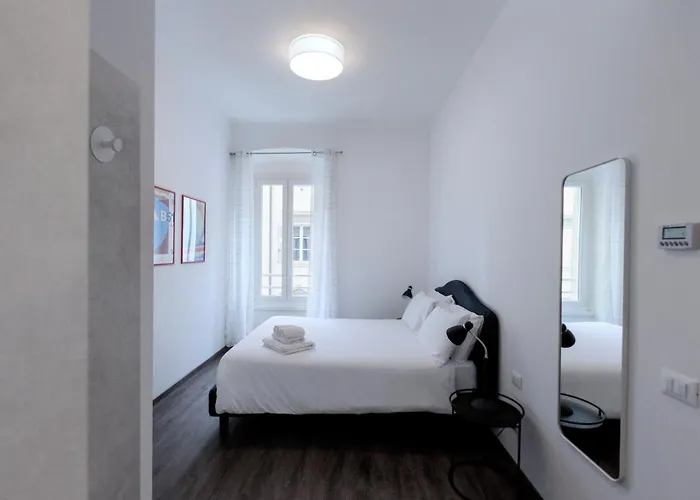 Piazza Giotti 8 4* Trieste