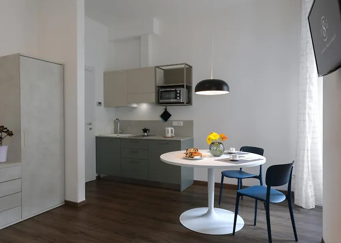 Piazza Giotti 8 Aparthotel