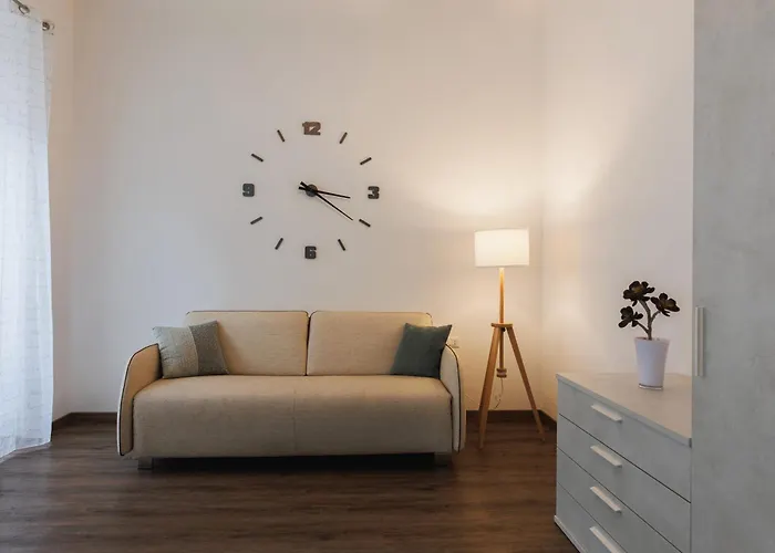 Piazza Giotti 8 Aparthotel 4*